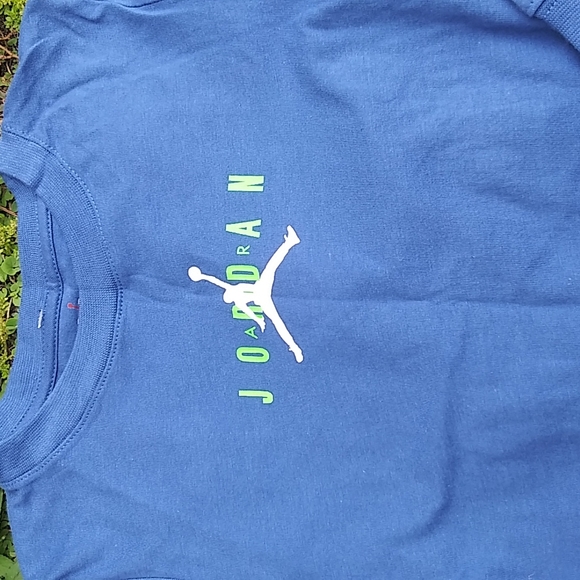 New Jordan long sleeve tee. - Picture 3 of 16